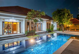 Astana Made Villas has rooms with a private hot tub