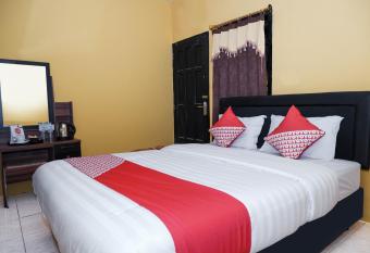 Super OYO 598 Udan Mas Guesthouse& Gallery allows 18 year olds to book a room