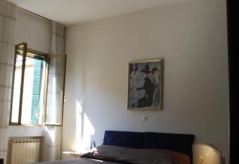 Ca  Cino has rooms with a private hot tub