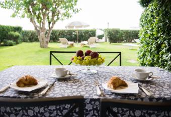 Nido del Mar Jesolo sea front garden apartment has Balcony rooms