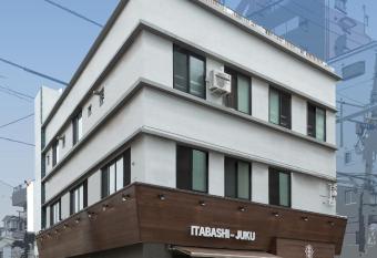 Tokyo Guest House Itabashi-juku allows 18 year olds to book a room