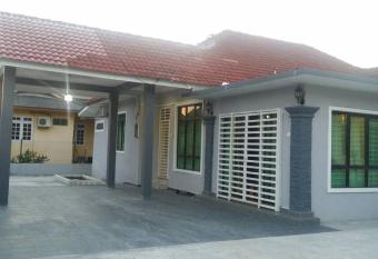Villa Aliaa Homestay Kota Bharu, Kelantan has Balcony rooms