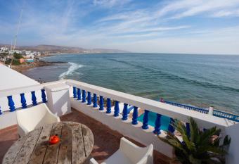 Oceana Surf Camp has Balcony rooms