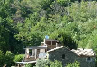 Les G  tes De La Bastidette has Balcony rooms