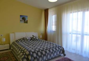 PENSIUNEA CARAIMAN Pensiune & Mic dejun has Balcony rooms