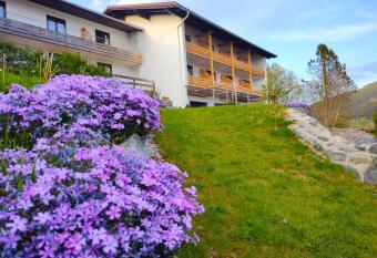 Hotel Sonnenbichl allows 18 year olds to book a room