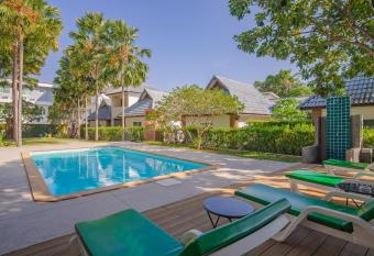 Parida Resort allows 18 year olds to book a room