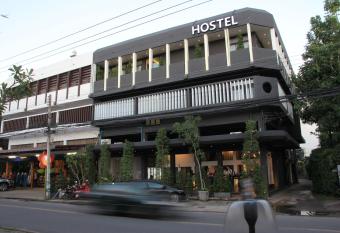 The Common Hostel allows 18 year olds to book a room