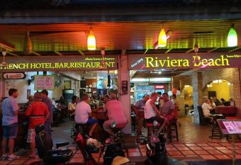 Riviera Beach has Smoking/Balcony rooms