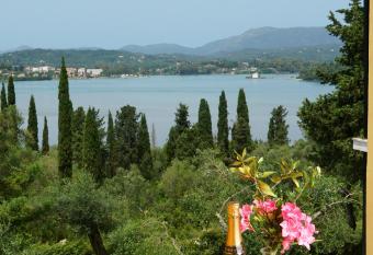 Intermezzo has Balcony rooms