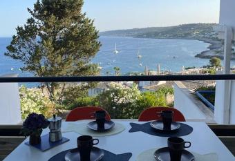 Romantico Monolocale has Balcony rooms