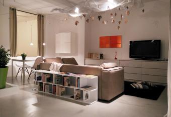 Un Open Space in Centro Storico allows 18 year olds to book a room