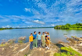 Pearl White House has Balcony rooms