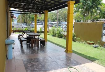 Homestay at 137 has Balcony rooms