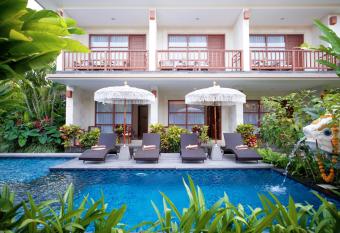 Kayu Sugih Palace has Balcony rooms