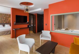 Hotel L Arbre Voyageur - BW Premier Collection - LILLE has Balcony rooms