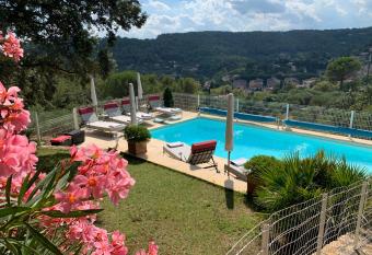 Tivoli en Provence has Balcony rooms
