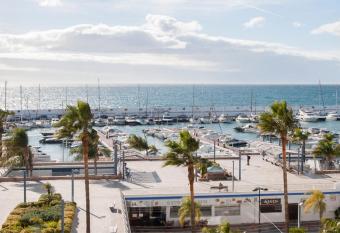 Valdecantos allows 18 year olds to book a room