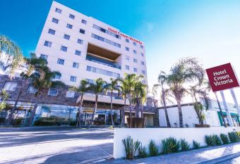 Crown Victoria Hotel allows 18 year olds to book a room