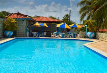 Chal  s Pontal da Ilha allows 18 year olds to book a room