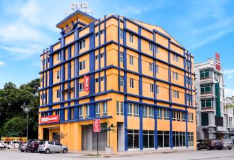 Super OYO 258 Hotel SMC Alam Avenue allows 18 year olds to book a room