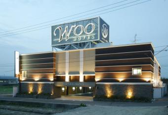 Hotel Woo (Adults Only) allows 18 year olds to book a room