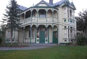 Forest Manor has Balcony rooms