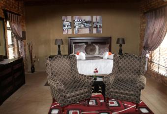 Belle Vue Guesthouse has Balcony rooms