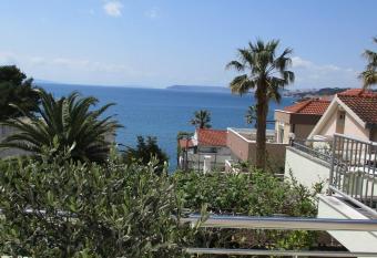 Pink Inn allows 18 year olds to book a room