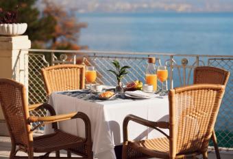 Hotel Lovran has Balcony rooms