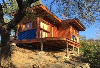 Cielo de Piedra. Caba  as y Petit Hotel has Balcony rooms