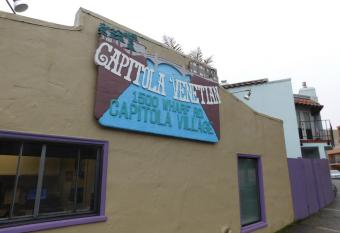 Capitola Venetian Hotel has Balcony rooms