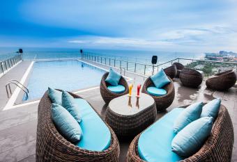 Yarra Ocean Suites Danang allows 18 year olds to book a room
