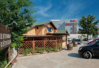 Apartman has Smoking/Balcony rooms