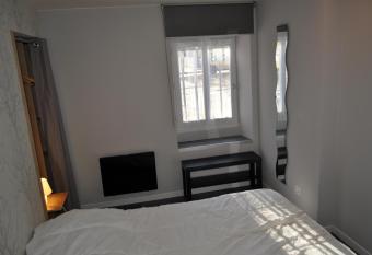 G  te Le Moirantin has rooms with a private hot tub