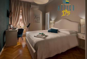 Attico 195 has Balcony rooms