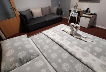 Hotel Bor  i  anka allows 18 year olds to book a room