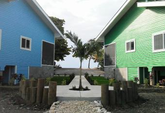 Serenity Beach Cottages has Balcony rooms