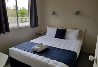 Jacaranda Holiday Park has Balcony rooms