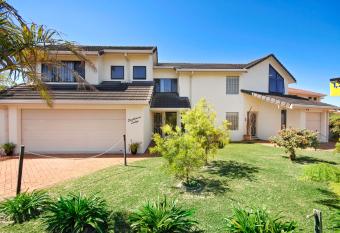 Strathmore Lodge has Balcony rooms