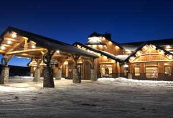 Kodiak Mountain Resort has rooms with a private hot tub