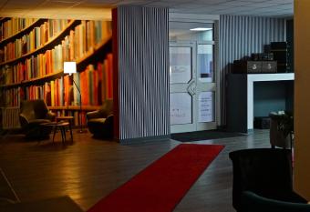 Rothenberger allows 18 year olds to book a room