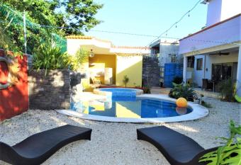 Villa Oasis Cancun Airport allows 18 year olds to book a room