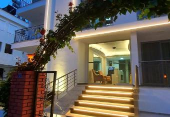 Ressa Apart has Balcony rooms