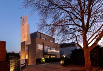 GLEUEL INN - digital hotel & serviced apartments & boardinghouse mit voll ausgestatteten K  chen allows 18 year olds to book a room