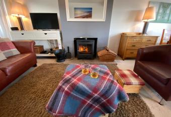 Beach View Cottage has Balcony rooms