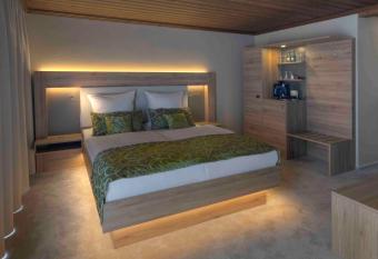 Deeke s Quellenhof has Balcony rooms