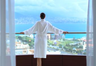 BURJ ON BAY Hotel has Balcony rooms