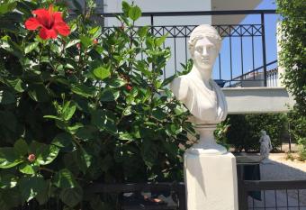 Best location in Vrachati has Balcony rooms