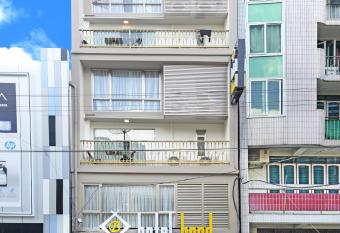 Hotel Bond has Balcony rooms